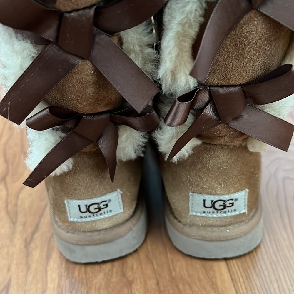 Ugg Bailey Bow Tall Size 7 - Picture 4 of 4